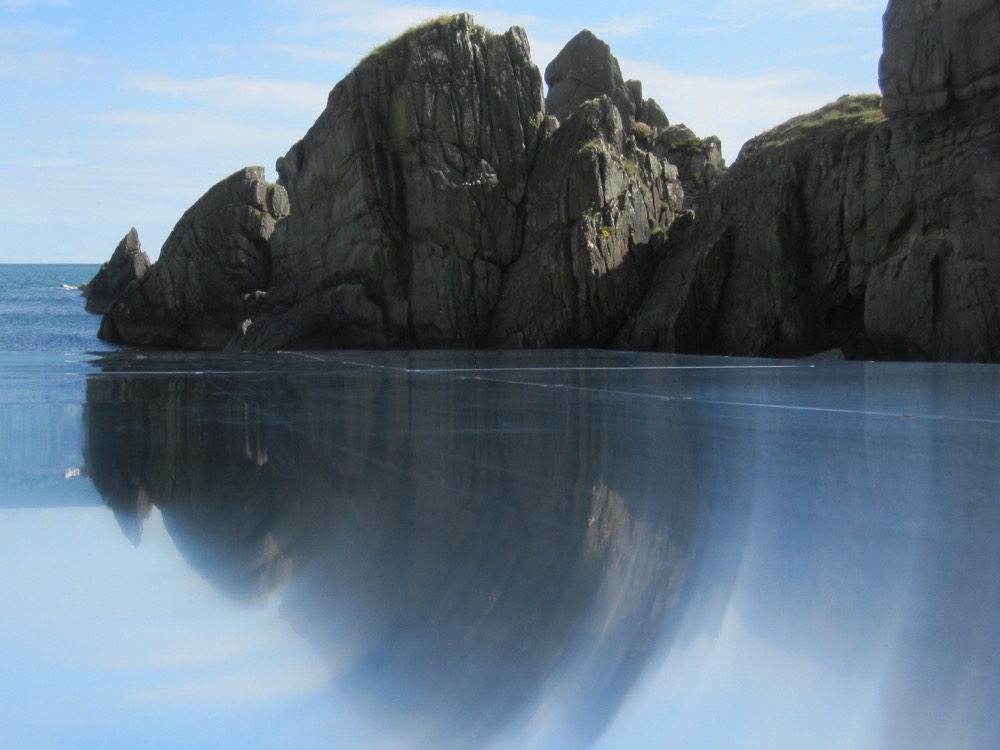 Vertical. Nature. Base. / The COVE